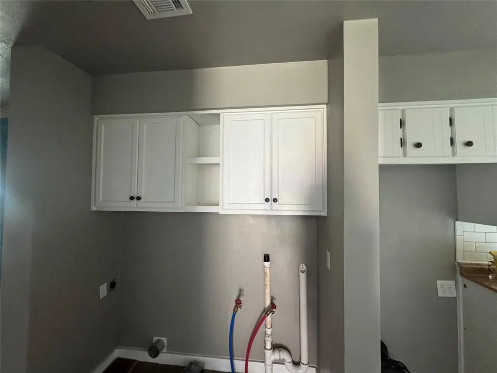 Photo 12 — 611 SW 6th Street, Lindsay, OK 73052