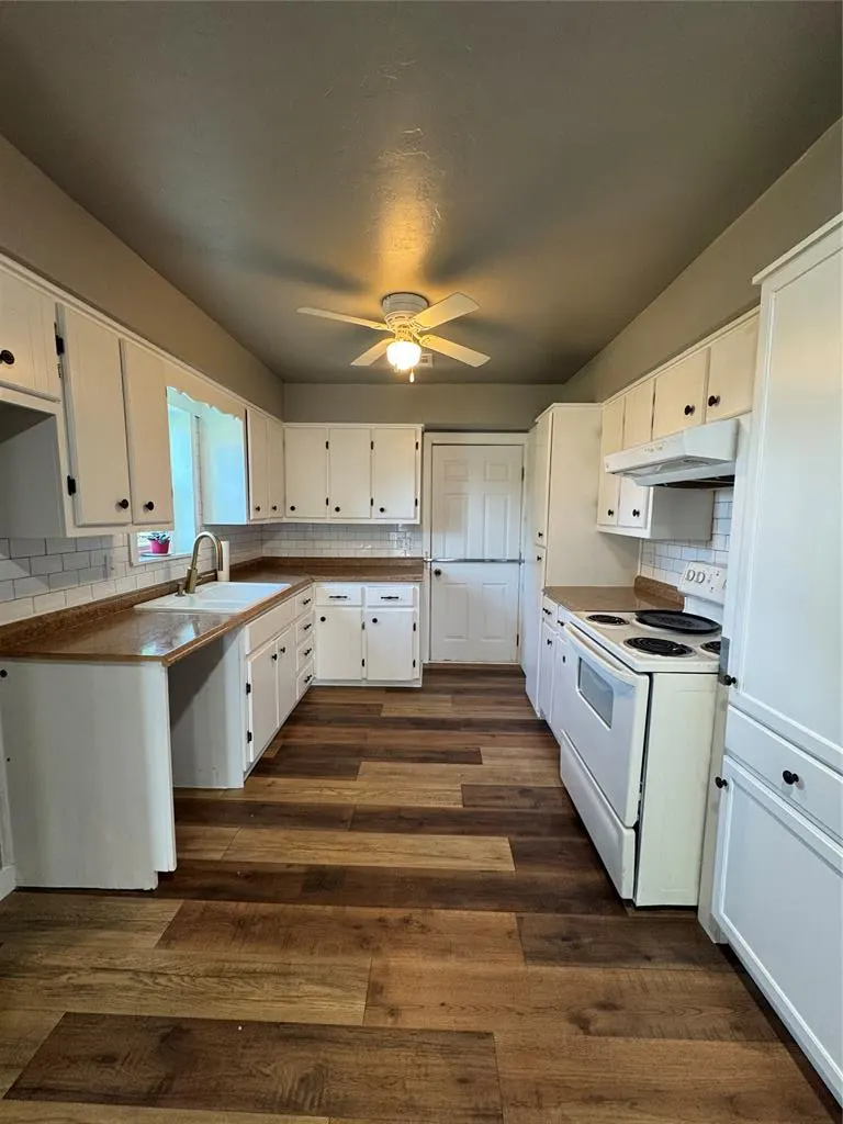 Photo 25 — 611 SW 6th Street, Lindsay, OK 73052
