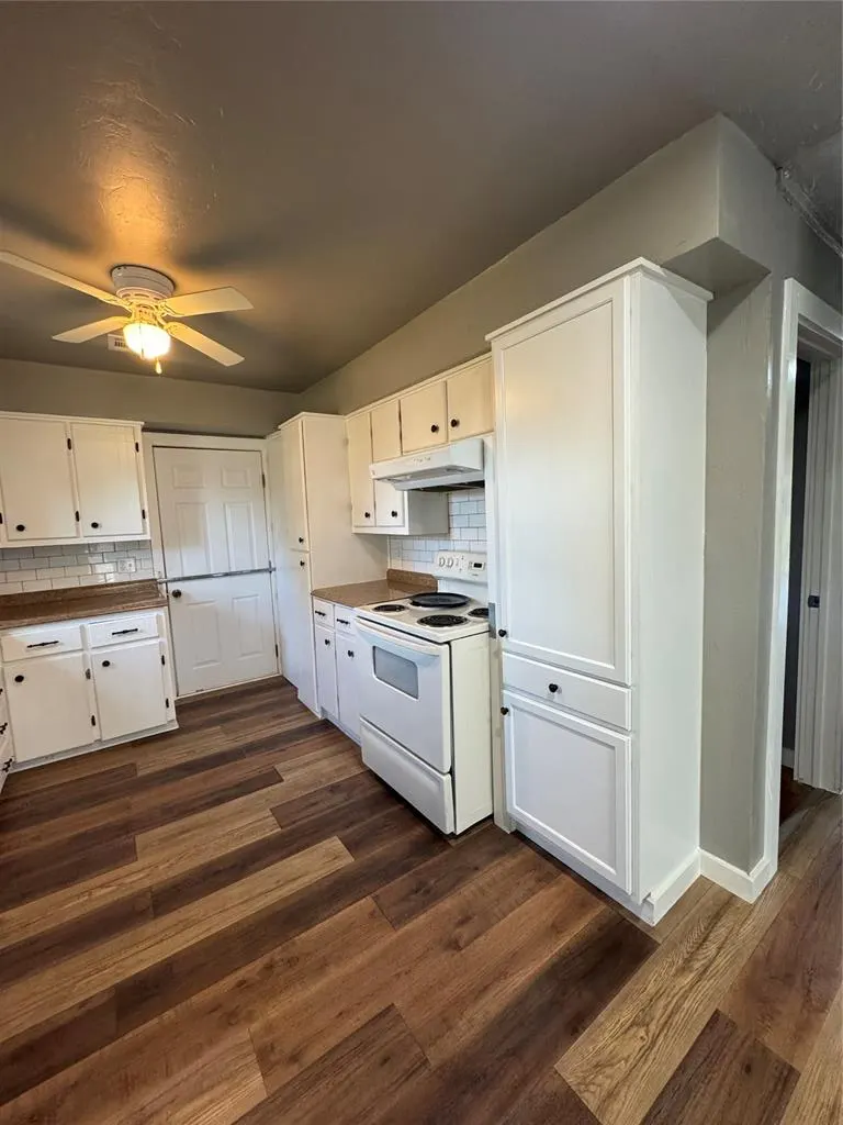 Photo 26 — 611 SW 6th Street, Lindsay, OK 73052