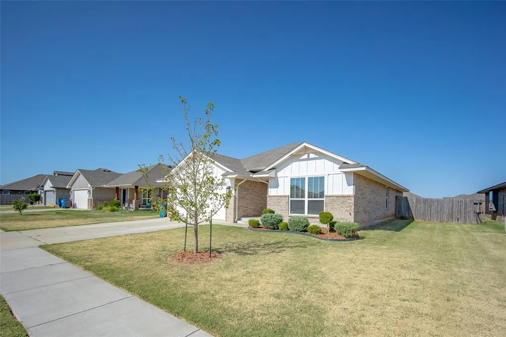 Photo 4 — 1731 Gladington Court, Newcastle, OK 73065