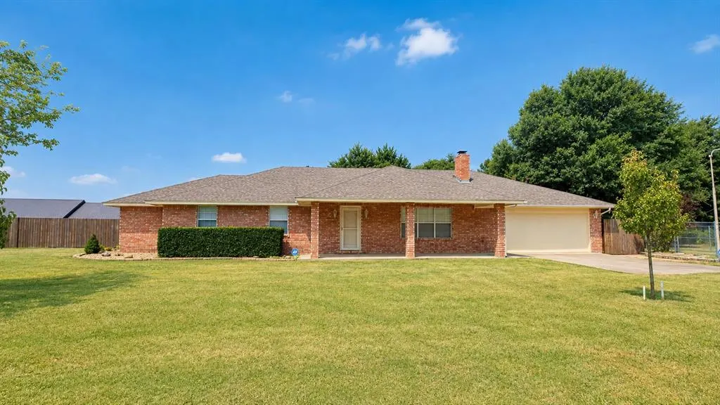 Front exterior — 105 Viking Loop, Ardmore, OK 73401