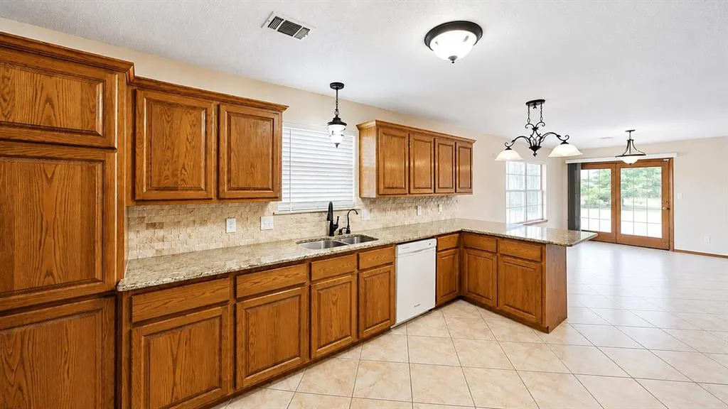 Photo 9 — 105 Viking Loop, Ardmore, OK 73401
