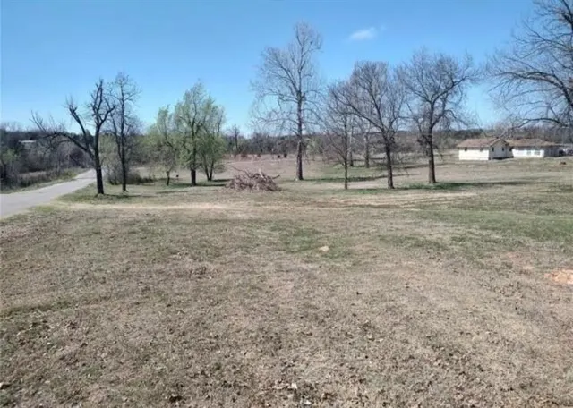 Photo 5 — 3020 Oakwood Drive, Choctaw, OK 73020