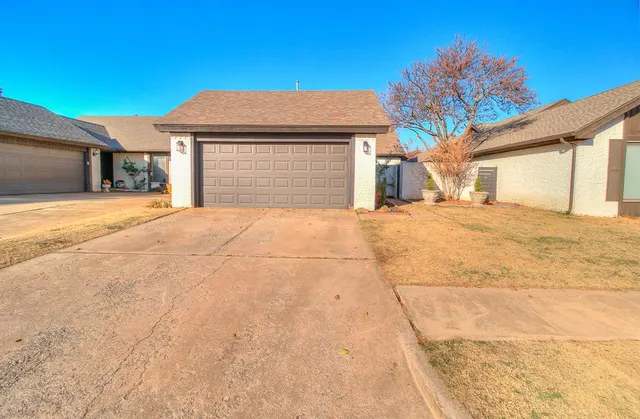 Photo 2 — 3813 Ives Way Way, Norman, OK 73072