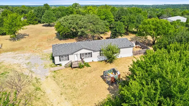 Photo 2 — 3120 Rancho Drive, Guthrie, OK 73044