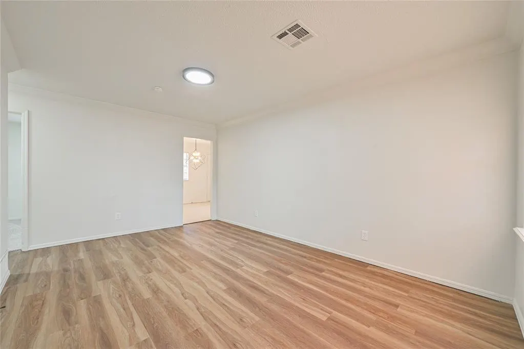 Photo 4 — 4005 N Oak Grove Drive, Midwest City, OK 73110