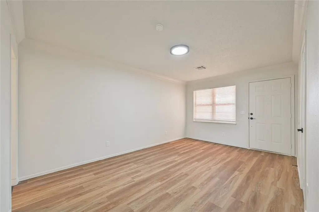 Photo 7 — 4005 N Oak Grove Drive, Midwest City, OK 73110