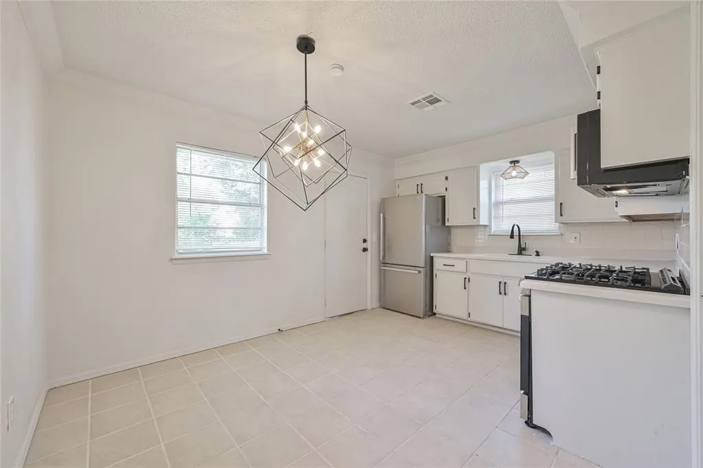 Photo 8 — 4005 N Oak Grove Drive, Midwest City, OK 73110