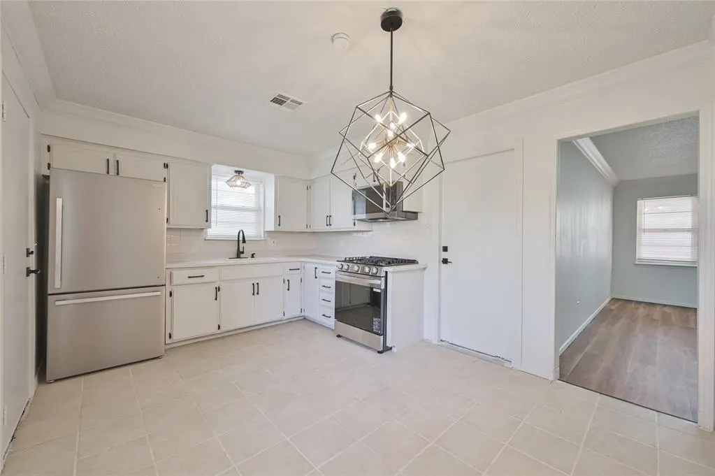 Photo 9 — 4005 N Oak Grove Drive, Midwest City, OK 73110