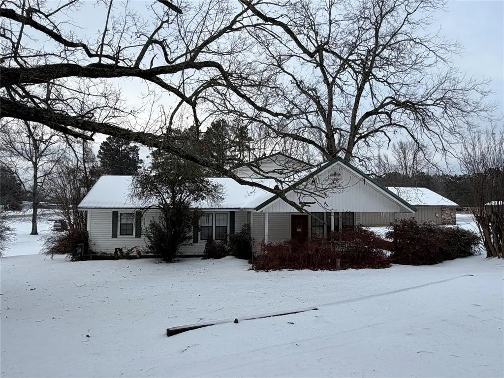 Front exterior — 1664 N Us Highway 259 Highway, Broken Bow, OK 74728