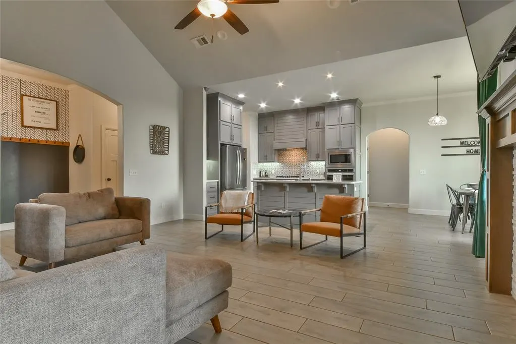 Photo 11 — 1208 N Wisteria Terrace, Mustang, OK 73064