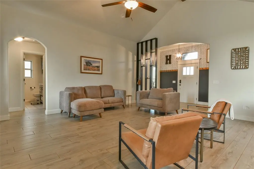 Photo 13 — 1208 N Wisteria Terrace, Mustang, OK 73064