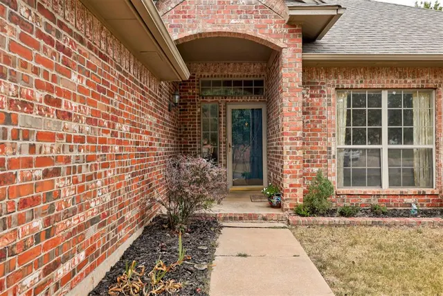 Photo 2 — 1617 Napa Valley Road, Edmond, OK 73013