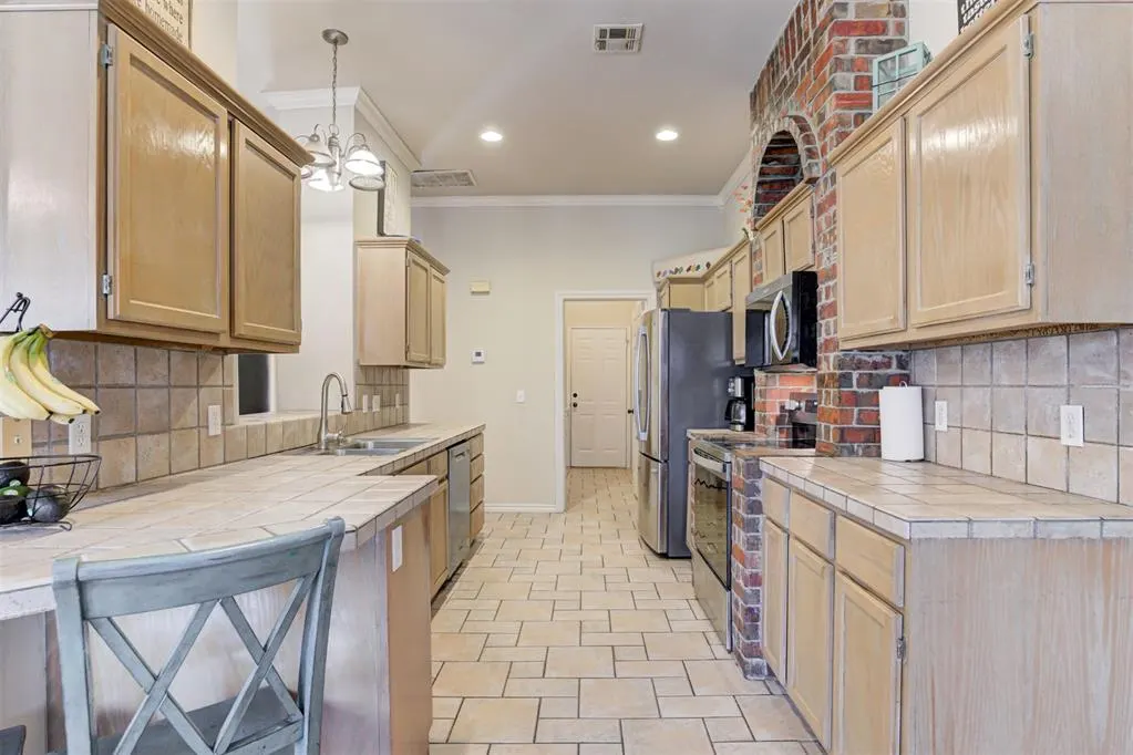 Photo 11 — 1617 Napa Valley Road, Edmond, OK 73013