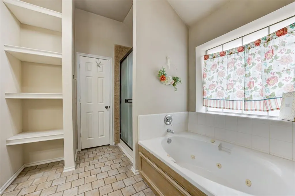 Photo 16 — 1617 Napa Valley Road, Edmond, OK 73013