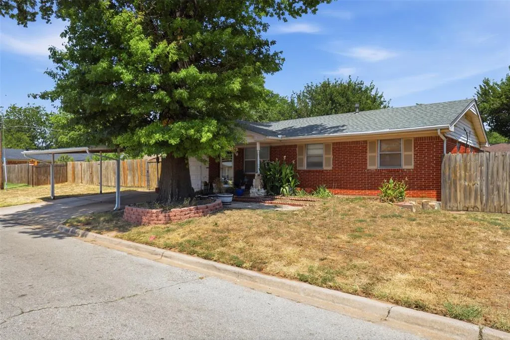 Photo 2 — 7125 NW 5th Street, Oklahoma City, OK 73127