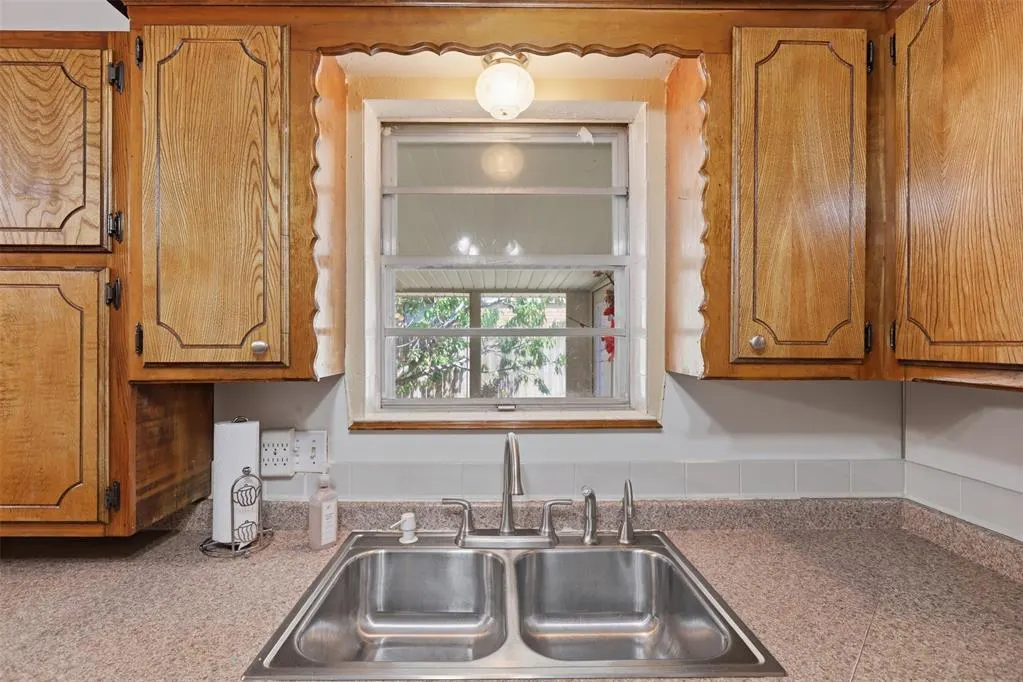 Photo 13 — 7125 NW 5th Street, Oklahoma City, OK 73127