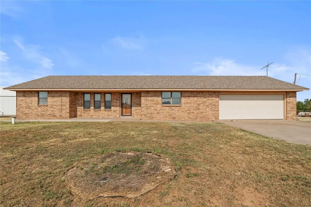 Front exterior — 81613 N 2520 Road, Watonga, OK 73772