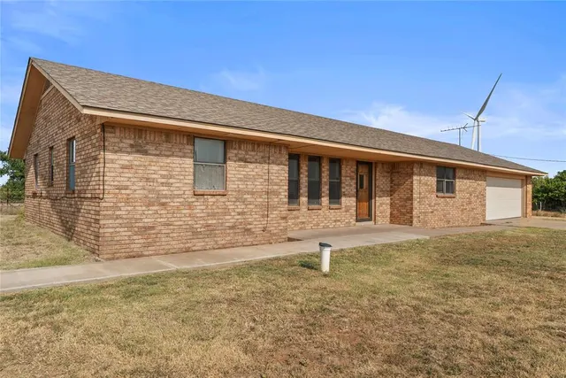 Photo 2 — 81613 N 2520 Road, Watonga, OK 73772
