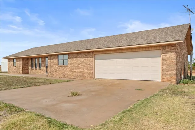 Photo 3 — 81613 N 2520 Road, Watonga, OK 73772