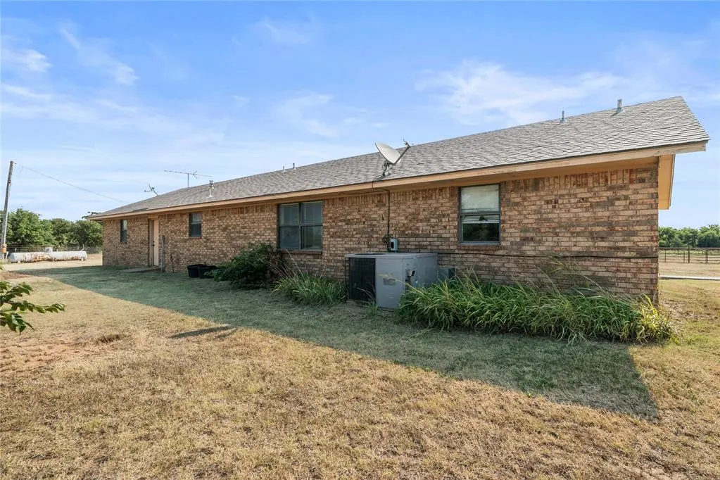 Photo 22 — 81613 N 2520 Road, Watonga, OK 73772