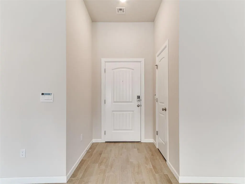 Photo 4 — 1804 Pin Cherry Lane, Moore, OK 73160