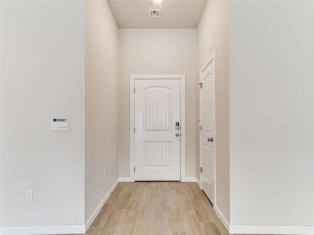 Photo 4 — 1804 Pin Cherry Lane, Moore, OK 73160