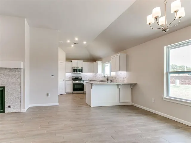 Photo 8 — 1804 Pin Cherry Lane, Moore, OK 73160