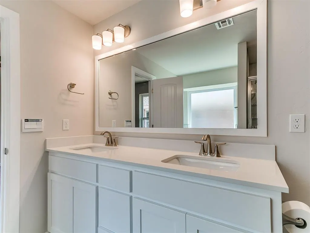 Photo 14 — 1804 Pin Cherry Lane, Moore, OK 73160