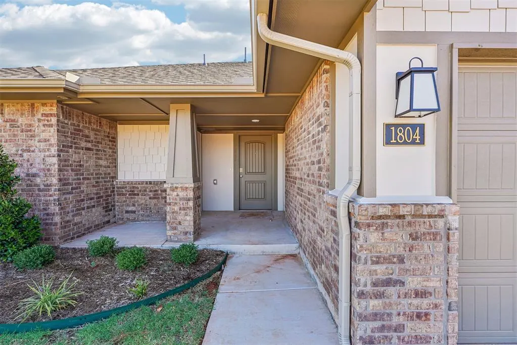 Photo 3 — 1804 Pin Cherry Lane, Moore, OK 73160
