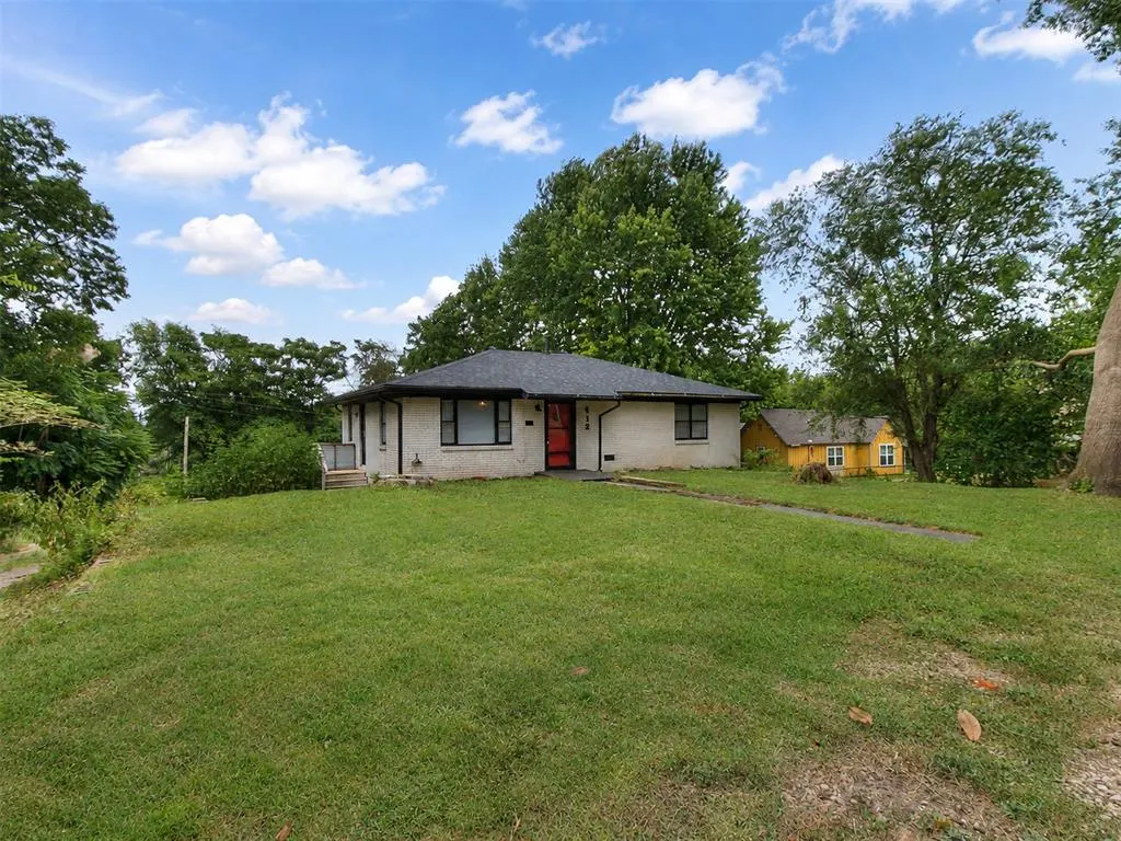 Photo 2 — 412 N 3rd Avenue, Purcell, OK 73080