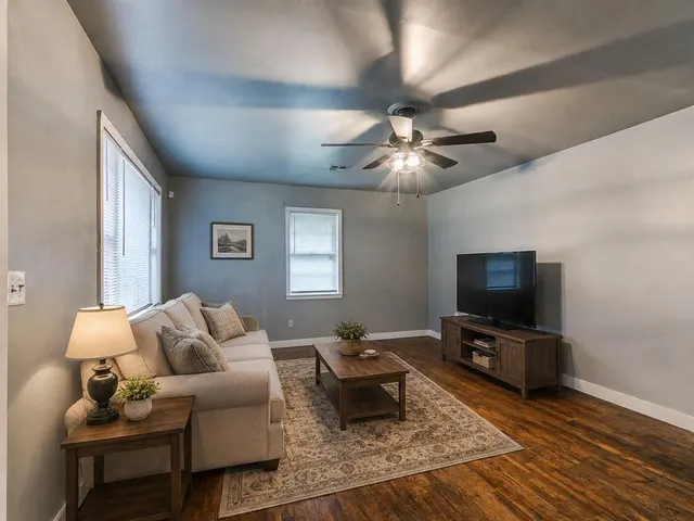 Photo 5 — 412 N 3rd Avenue, Purcell, OK 73080
