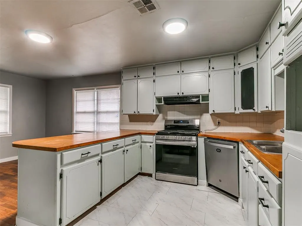 Photo 6 — 412 N 3rd Avenue, Purcell, OK 73080