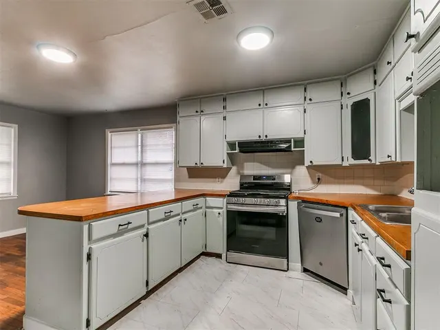Photo 6 — 412 N 3rd Avenue, Purcell, OK 73080