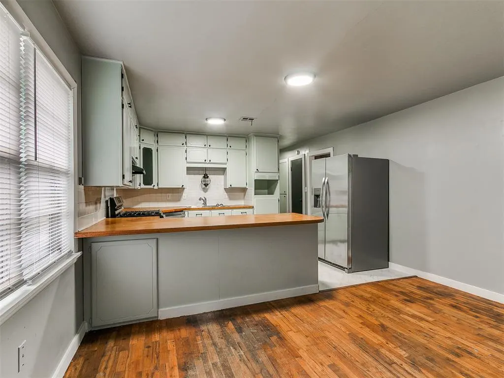 Photo 8 — 412 N 3rd Avenue, Purcell, OK 73080