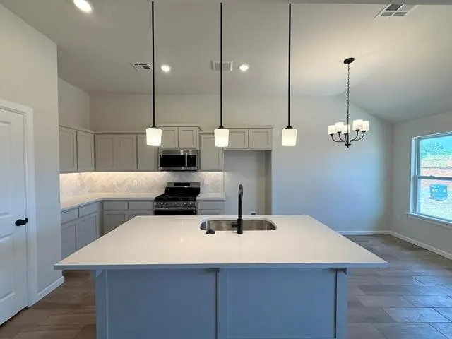 Photo 3 — 1820 Pin Cherry Lane, Moore, OK 73160