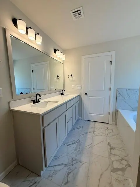 Photo 4 — 1820 Pin Cherry Lane, Moore, OK 73160