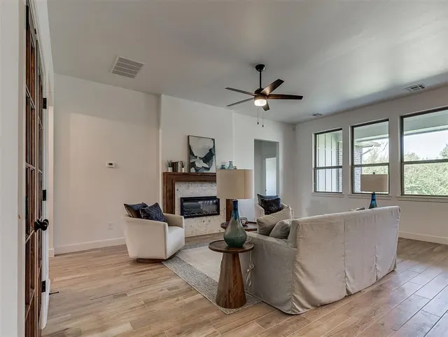 Photo 4 — 12501 Dolche Vita Drive, Yukon, OK 73099
