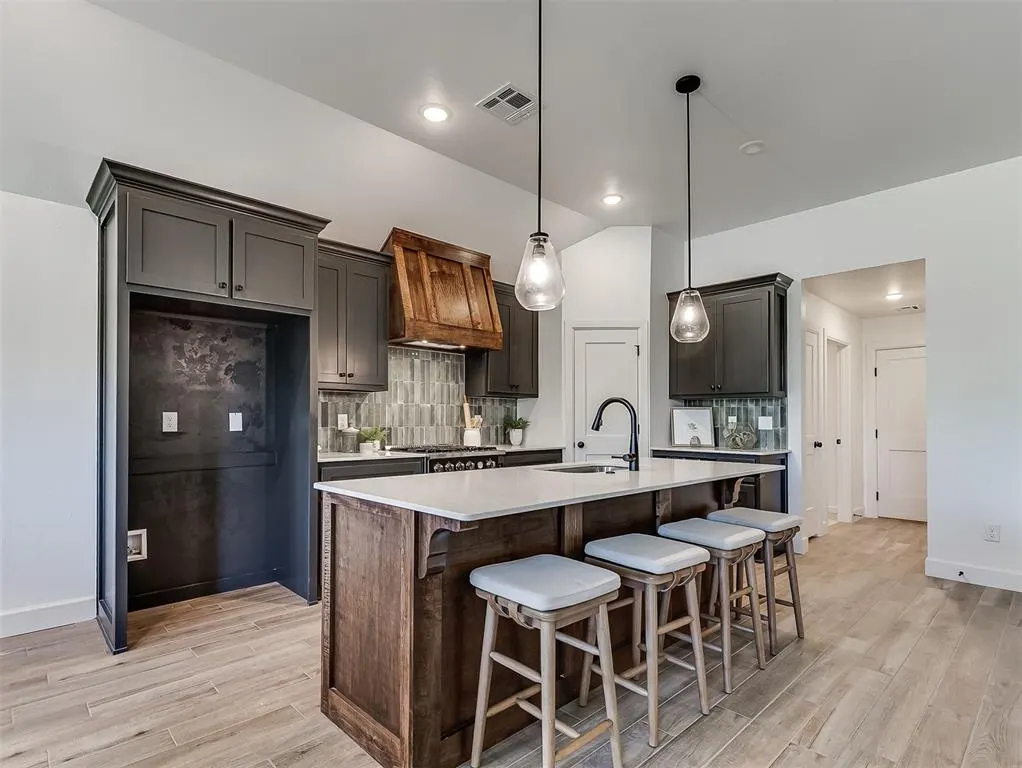 Photo 8 — 12501 Dolche Vita Drive, Yukon, OK 73099
