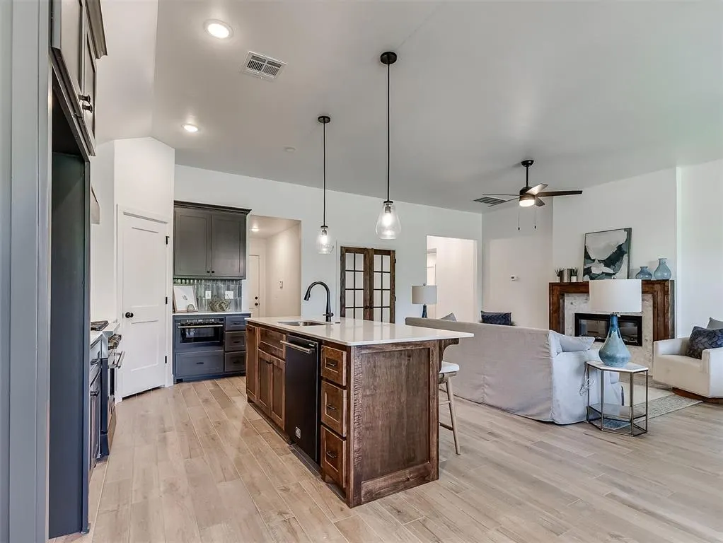 Photo 9 — 12501 Dolche Vita Drive, Yukon, OK 73099