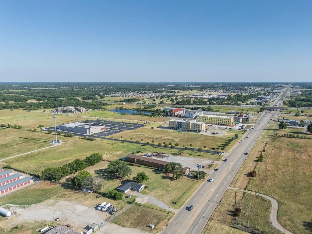 Photo 3 — 5603 N Harrison Street, Shawnee, OK 74804