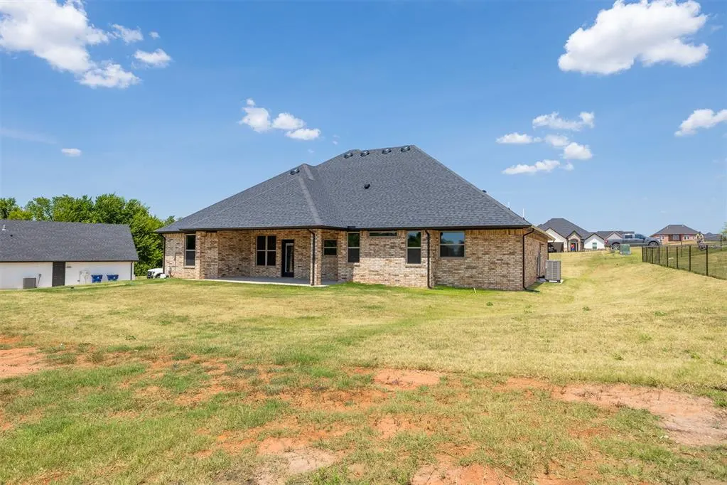 Photo 38 — 2433 Raven Circle, Blanchard, OK 73010