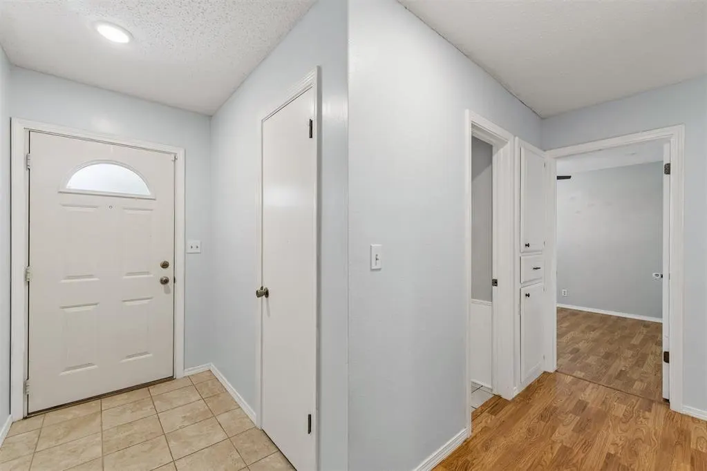 Photo 4 — 213 S Silver Drive, Mustang, OK 73064