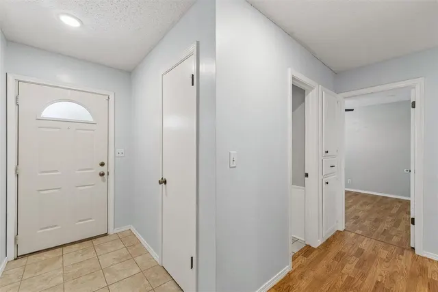 Photo 4 — 213 S Silver Drive, Mustang, OK 73064