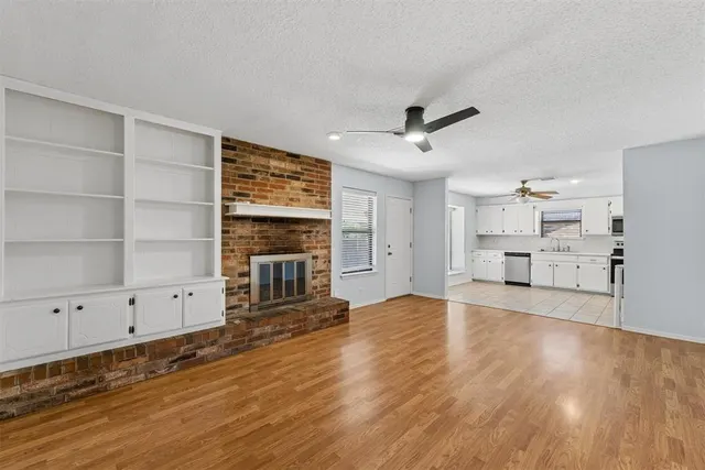 Photo 5 — 213 S Silver Drive, Mustang, OK 73064