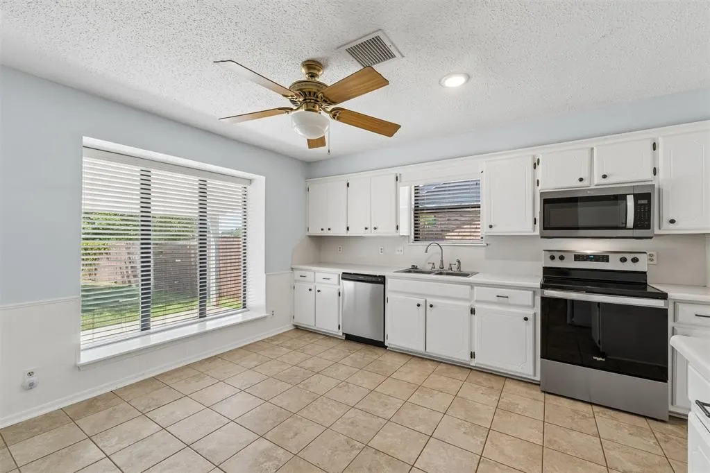 Photo 9 — 213 S Silver Drive, Mustang, OK 73064
