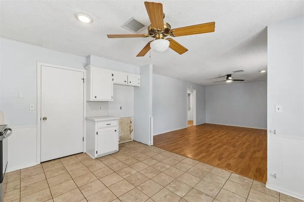 Photo 11 — 213 S Silver Drive, Mustang, OK 73064