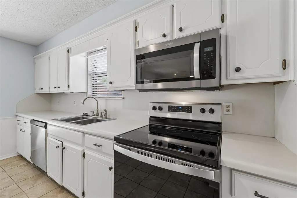 Photo 13 — 213 S Silver Drive, Mustang, OK 73064