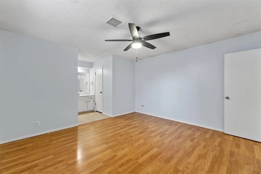 Photo 18 — 213 S Silver Drive, Mustang, OK 73064