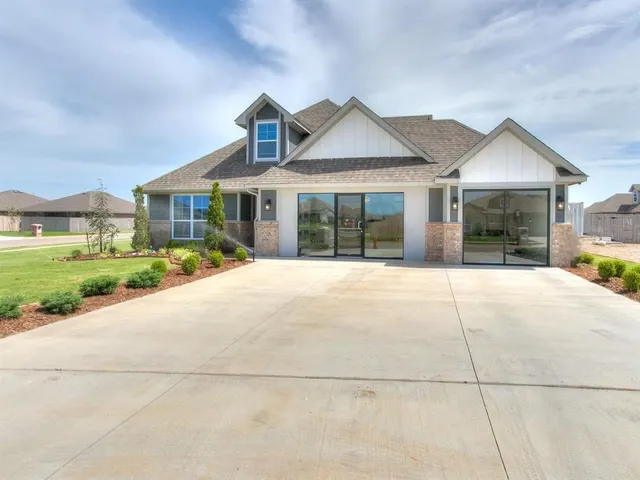 Front exterior — 1096 SE 17th Street, Newcastle, OK 73065